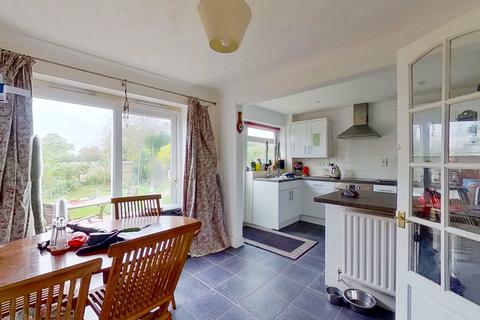 12 Broadfield, High Roding, Dunmow, CM6 1NY