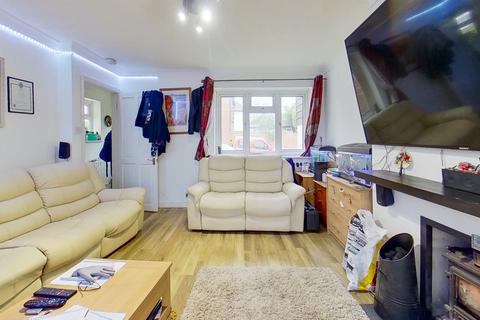 12 Broadfield, High Roding, Dunmow, CM6 1NY