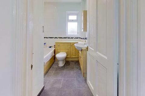 12 Broadfield, High Roding, Dunmow, CM6 1NY