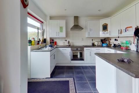 12 Broadfield, High Roding, Dunmow, CM6 1NY