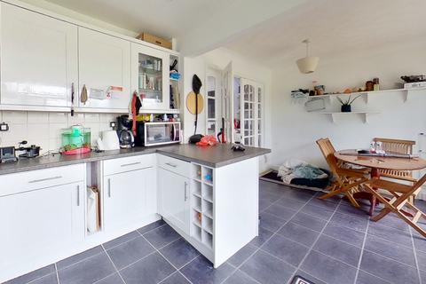 12 Broadfield, High Roding, Dunmow, CM6 1NY
