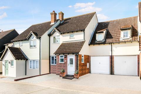 12 Broadfield, High Roding, Dunmow, CM6 1NY