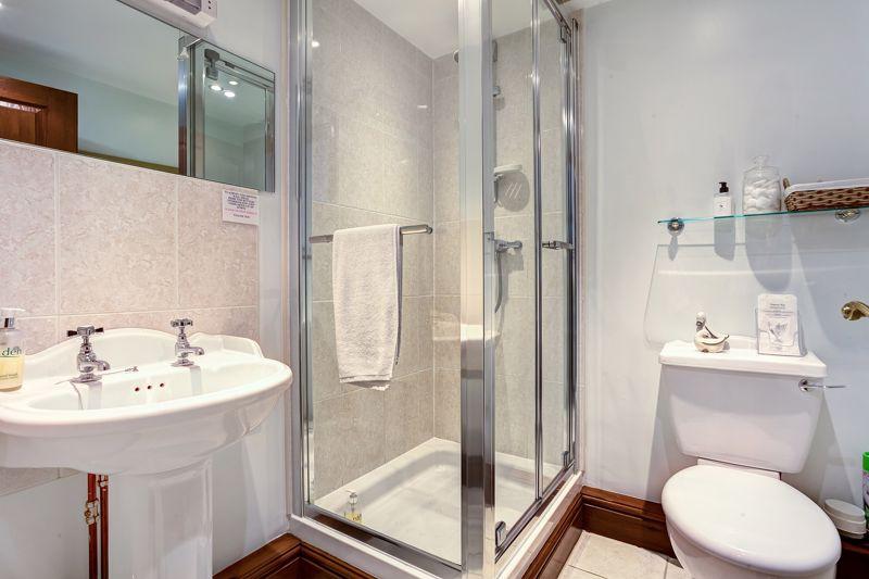 Bedroom 3 en suite