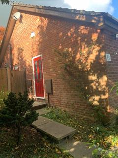 2 bedroom bungalow to rent, Vicarage Close,Bottom Road, Wrexham