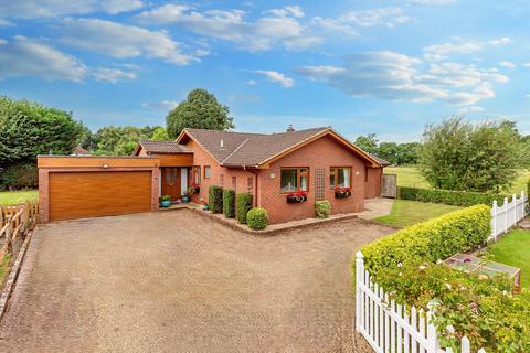 4 bedroom bungalow for sale, Warltersville Way, Horley, RH6