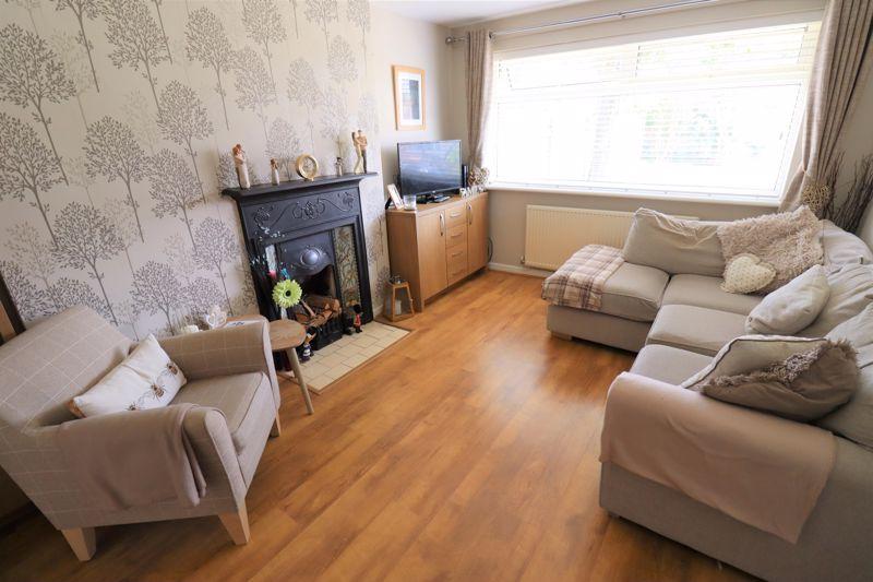Helton Close, Prenton 3 bed semidetached house £200,000