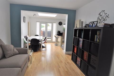 63 The Crescent, New Malden, KT3 3LE