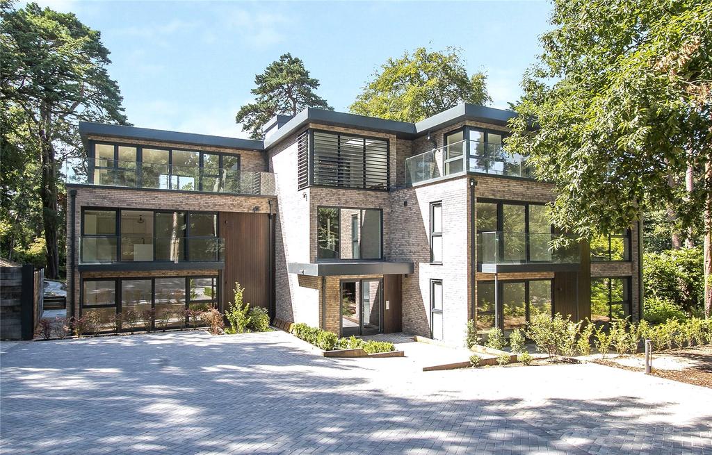 Lindsay Road, Branksome Park, Poole... 2 bed apartment £380,000