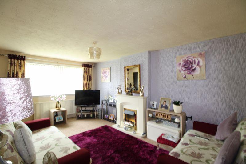 42 Nevis Crescent, Alloa 2 bed semidetached bungalow £134,000