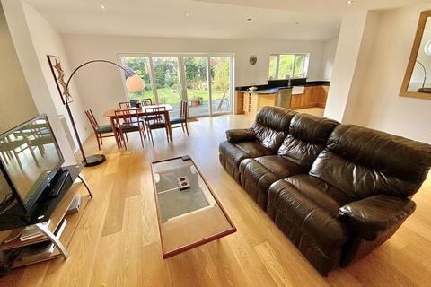 42 Baring Road, Bournemouth, BH6 4DT