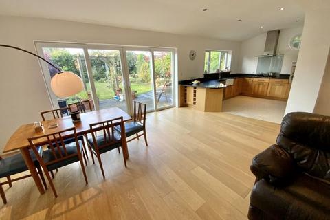 42 Baring Road, Bournemouth, BH6 4DT