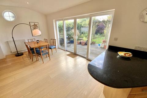 42 Baring Road, Bournemouth, BH6 4DT
