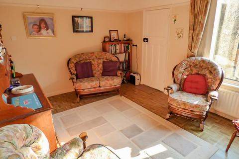 42 Barr Road, Gravesend, DA12 4DY