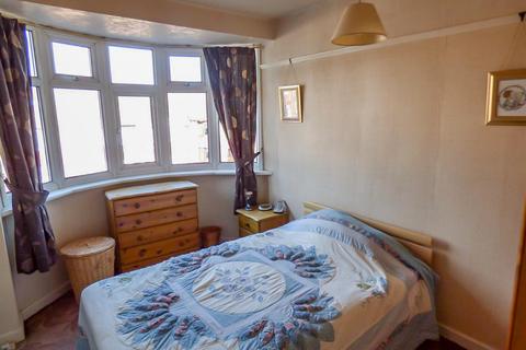 42 Barr Road, Gravesend, DA12 4DY
