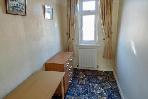 42 Barr Road, Gravesend, DA12 4DY