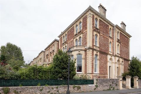11 College Fields, Bristol, BS8 3HP