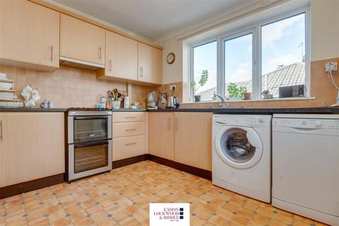 11 Fairways, Wickersley, Rotherham, S66 1AE