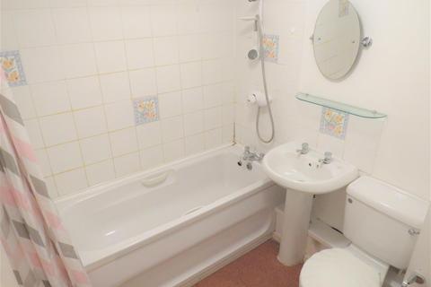 Flat 6, Gatcombe House, 59 Warwick Road, Sutton Coldfield, B73 6XE