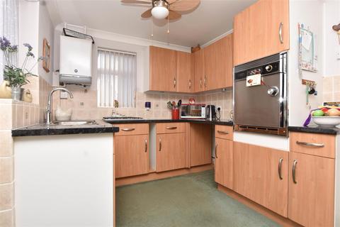 19 Bodiam Crescent, Eastbourne, BN22 9HQ