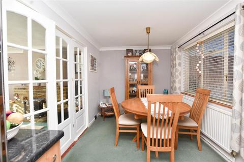 19 Bodiam Crescent, Eastbourne, BN22 9HQ