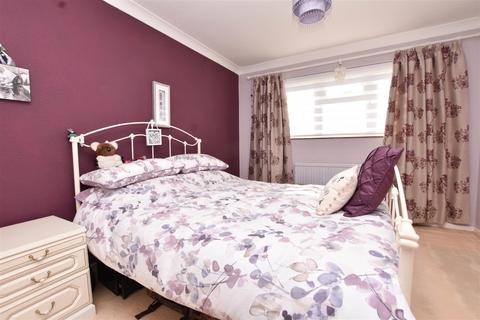 19 Bodiam Crescent, Eastbourne, BN22 9HQ
