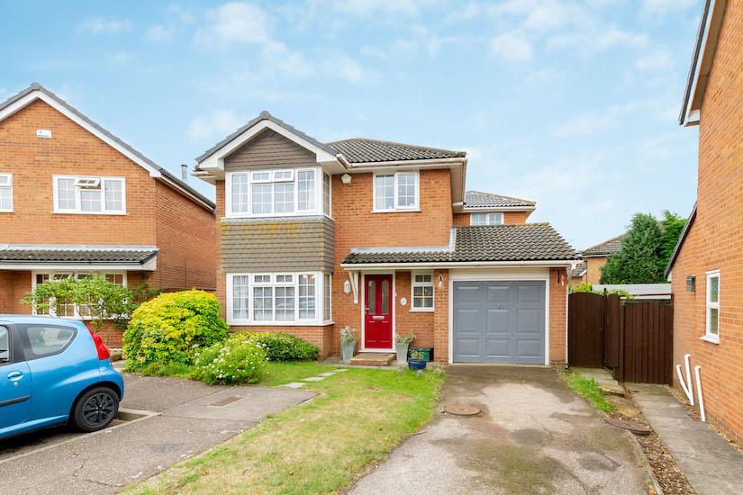 St. Andrews Gardens, Colchester 5 bed detached house £400,000
