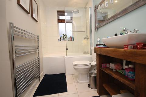 15 Winchcombe Road, Carshalton, SM5 1RD