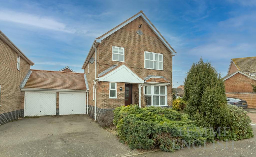 Sawkins Close, Langenhoe, Colchester 3 bed link detached house £335,000