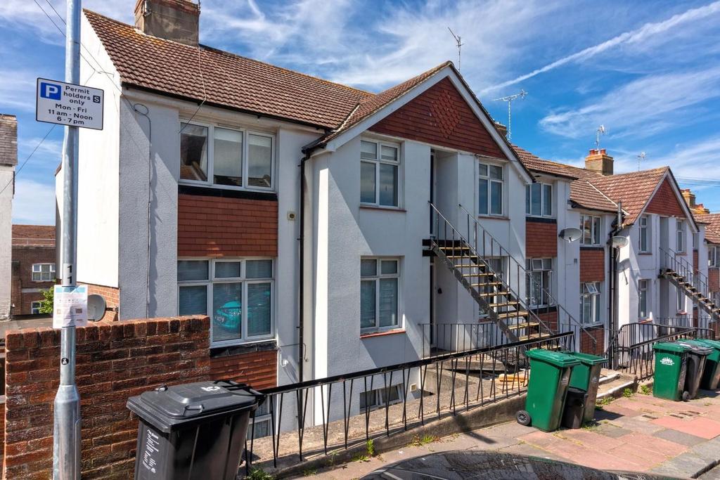 Bonchurch Road, Brighton 2 bed apartment £200,000