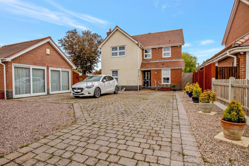 Edward Marke Drive, Langenhoe... 4 bed detached house