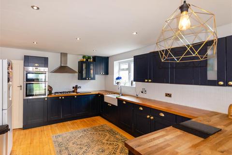 66 Hull Road, Withernsea, HU19 2EG