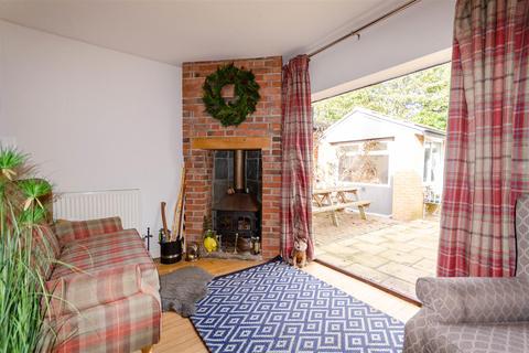 66 Hull Road, Withernsea, HU19 2EG