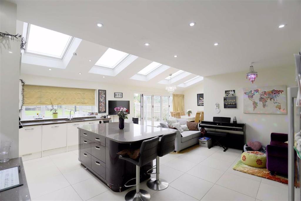 Meautys, St. Albans, Hertfordshire 4 bed detached house £1,000,000