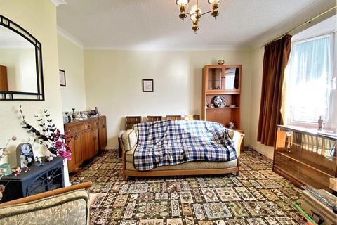 35 Caernarvon Crescent, Bolton Upon Dearne, Rotherham, S63 8DW
