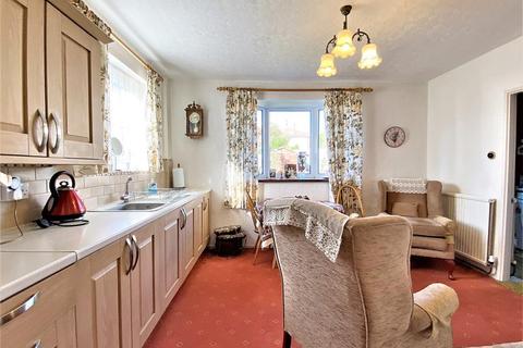 35 Caernarvon Crescent, Bolton Upon Dearne, Rotherham, S63 8DW