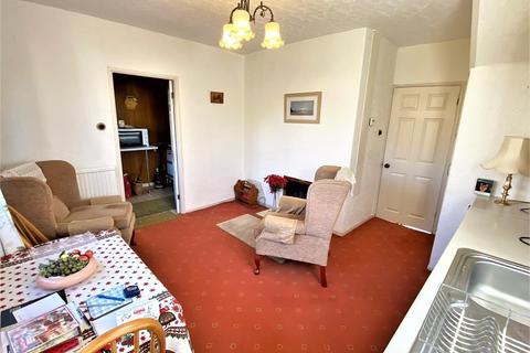 35 Caernarvon Crescent, Bolton Upon Dearne, Rotherham, S63 8DW
