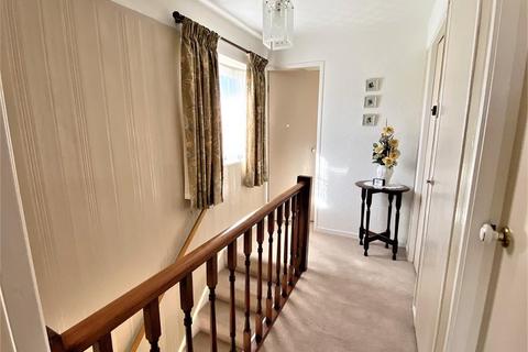 35 Caernarvon Crescent, Bolton Upon Dearne, Rotherham, S63 8DW