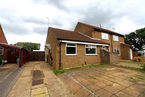 2 bedroom bungalow to rent, Fir Tree Rise, Ipswich, IP8