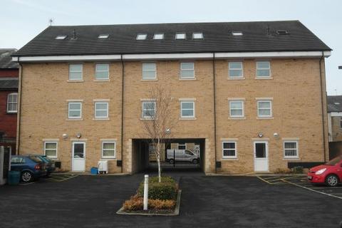 2 bedroom flat to rent, Lincoln Court, Station Road, Padiham, BB12