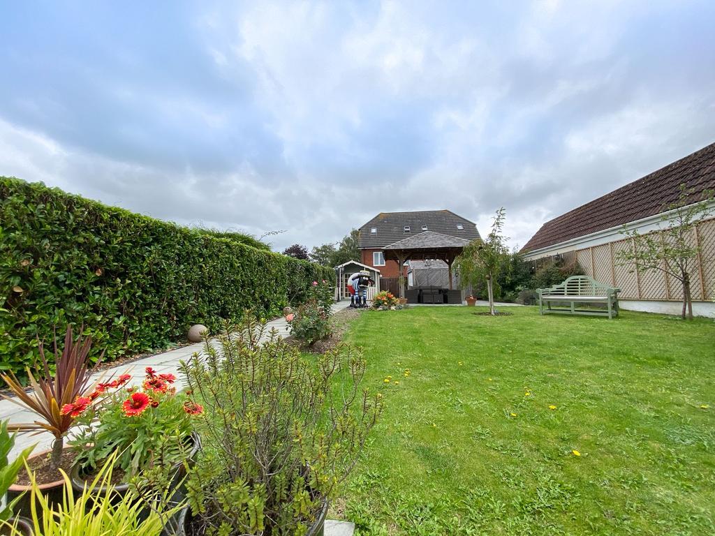 Wells Road, Bristol, BS14 3 bed property £550,000
