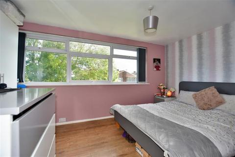 15 Carlisle Close, Rochester, ME2 2RN