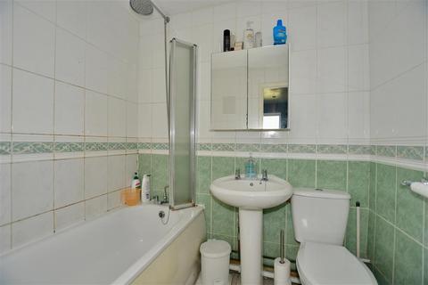 15 Carlisle Close, Rochester, ME2 2RN