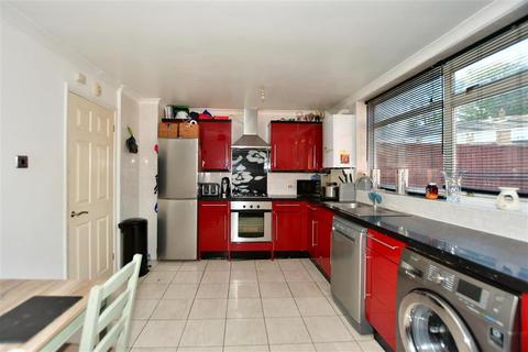 15 Carlisle Close, Rochester, ME2 2RN