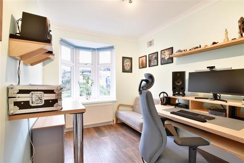 106 Blendon Road, Bexley, DA5 1BS
