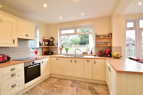 106 Blendon Road, Bexley, DA5 1BS