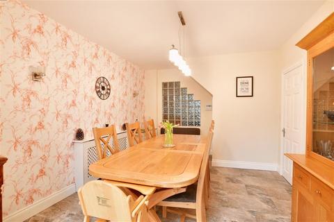 106 Blendon Road, Bexley, DA5 1BS
