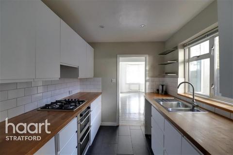 2 bedroom terraced house to rent, White Road - Stratford - E15