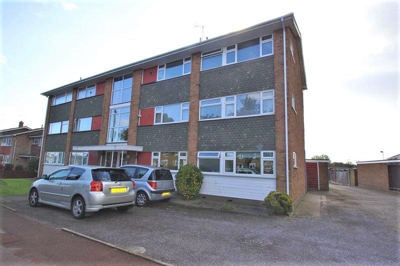 Blackgate Road, Shoeburyness, Essex, SS3 2 bed apartment £230,000