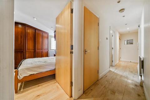Flat D, 24 Redan Place, London, W2 4SA
