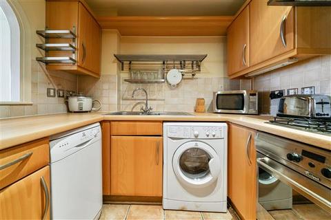 Flat D, 24 Redan Place, London, W2 4SA